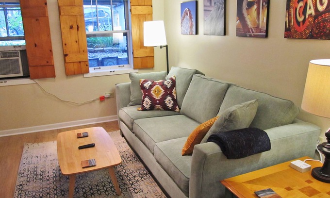 Ukrainian Village Apartamento | Cozy Vintage Chicago Apartment cerca del centro