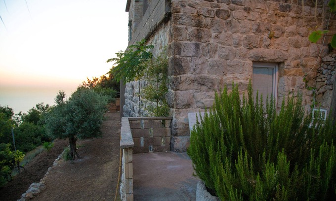 Bzommar Casa | Cozy Vintage Mountain house in the middle of Nature with amazing sea views!