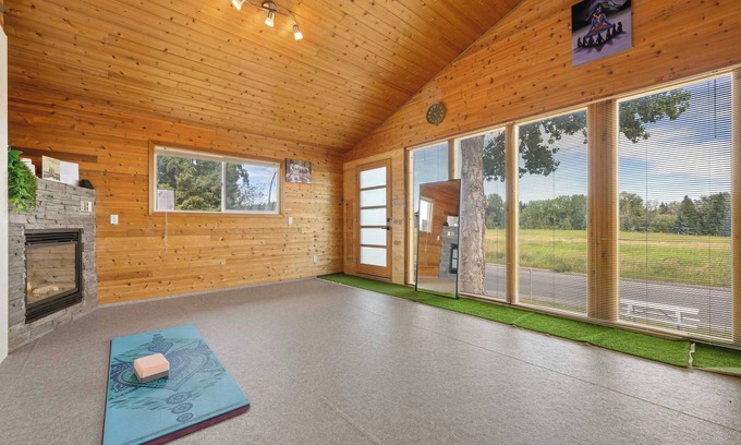 Northwest Calgary Casa | Cozy w Fireplace - 2BR Private Suite , FREE Banff Pass
