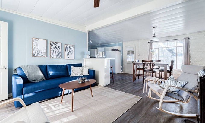 Oatmeal Apartamento | Cozy Waterfront Cabin - Sleeps 5