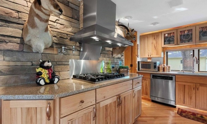 Crivitz Cabina | Cozy waterfront cabin retreat in Crivitz WI