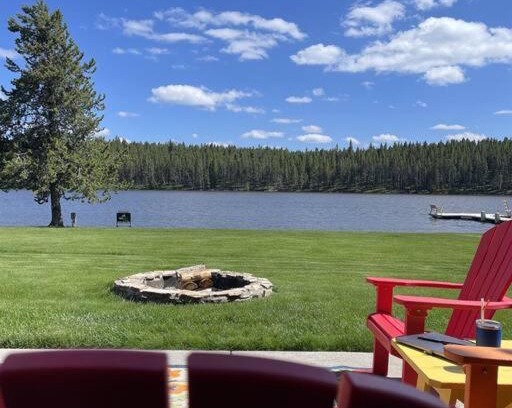 Island Park Casa | Cozy Waterfront Cabin