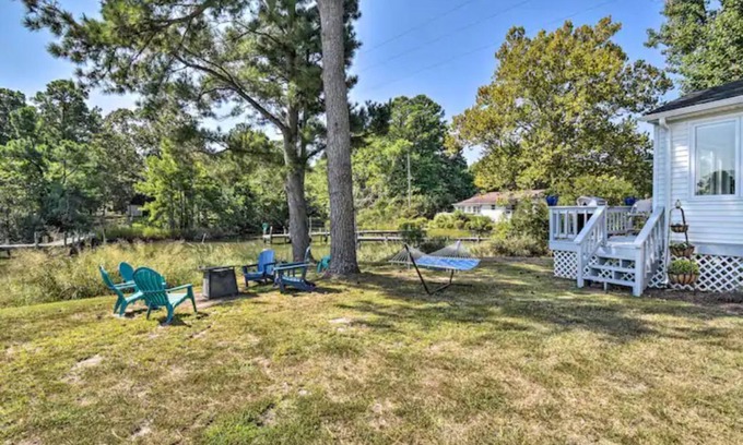 Deltaville Casa | Cozy Waterfront Cottage w/fire pit in Deltaville