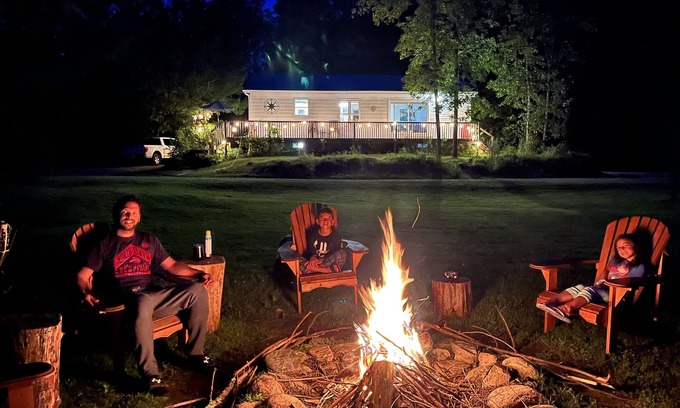 Arden Cabaña | Cozy Waterfront Family Cottage - Arden on the Lake (Pet Friendly!)