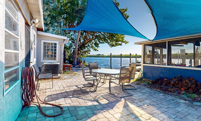 Ruskin Casa | Cozy waterfront home with nautical charm, dock access & firepit - dog-friendly