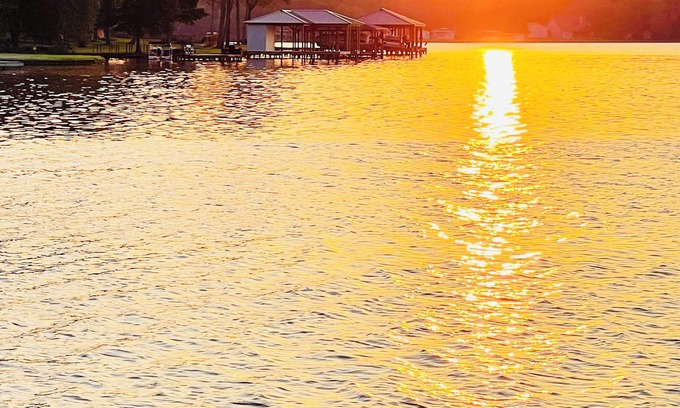 Murchison Casa | Cozy waterfront Lakehouse with a nice view of Callender lake near Canton TX!