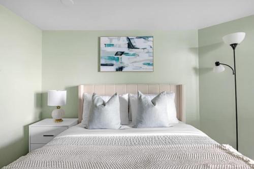Fort York Apartamento | Cozy Waterfront Studio plus Parking by the Bentway