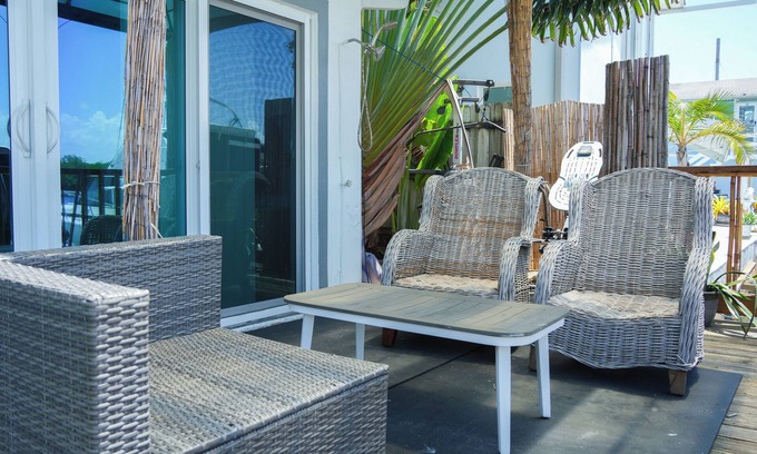 Hollywood Lakes Apartamento | Cozy Waterfront Studio