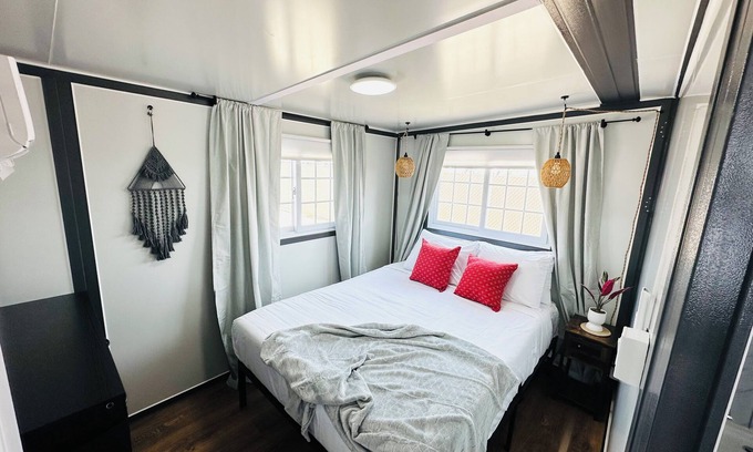 Pecos Apartamento | Cozy, Welcoming 2 Bedroom BoxHouse in Pecos: Queen Bed, and Full Bed