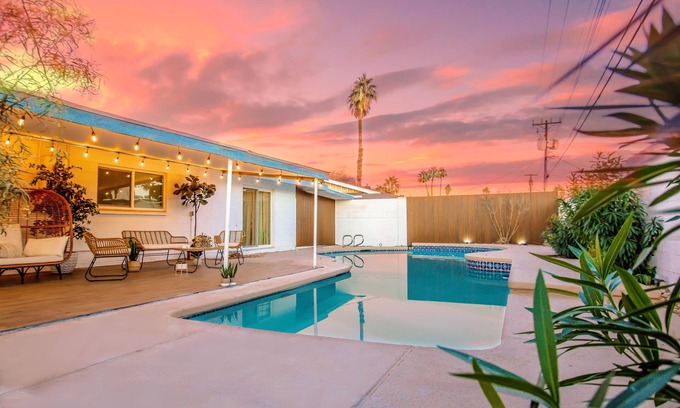 Winchester Casa | Cozy western retreat house, Las Vegas