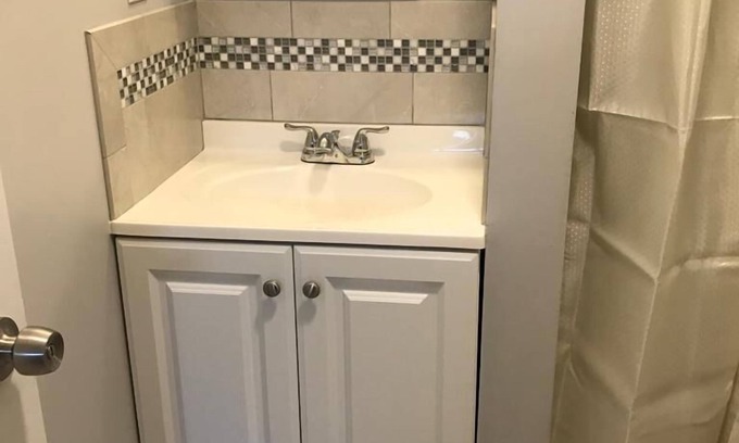 Wheatley Heights Apartamento | Cozy Wheatley Heights Getaway, close to the LIRR station