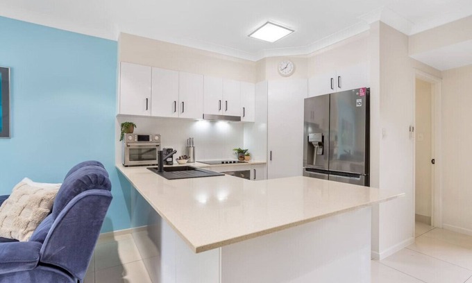 White Rock Casa | Cozy White Rock Retreat Near Cairns with Pool & Garden