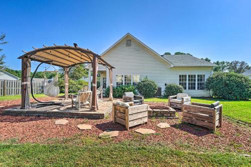 Murraysville Casa | Cozy Wilmington Bungalow about 6 Mi to Beaches!