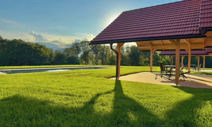 Rassach Casa | Cozy Wooden Chalet with Heated Pool – Scenic Green Views in Styria