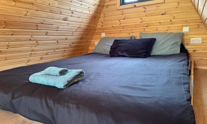 Arakapas Casa | Cozy Wooden House with Kids' Playground!