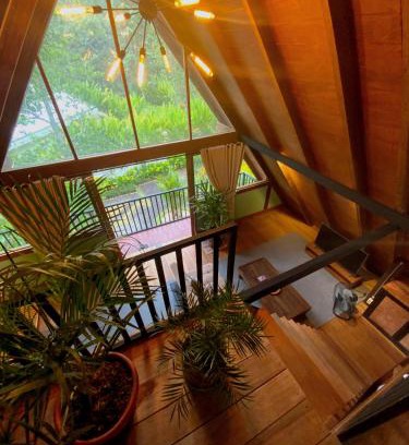 Kuta Chalet De Esquí | Cozy Wooden House with Attic