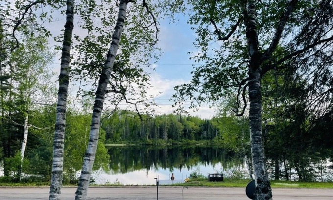 Joly Cabaña | Cozy Year Round Cottage on Forest Lake