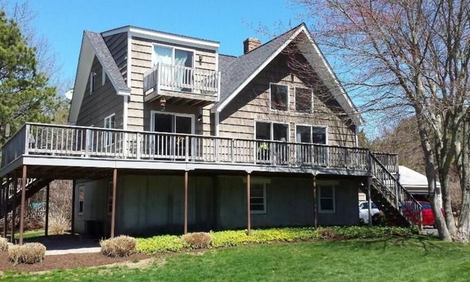 Charlestown Casa | Cozy yet spacious beach home - minutes from Charlestown beaches, BeachPass incl.