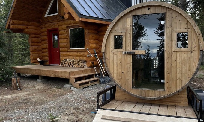 Whitehorse Cabina | Cozy Yukon Cabin Close to Eclipse Hotsprings Resort- WITH PRIVATE SAUNA