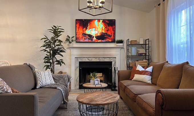 Linden Casa | #CozyCleanCabin#HotTub#WoodStove#PetsOK#near BMLodge&Skyline D&Wineries
