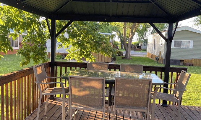 Niagara-on-the-Lake Cabaña | CozyCottage in Niagara On The Lake with Vinyard View 10 minutes from Downtown