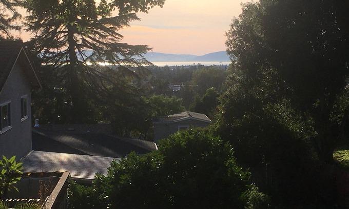 Redwood Heights Apartamento | CozyOaks Studio - Charming cottage in woodsy Oakland with WiFi access