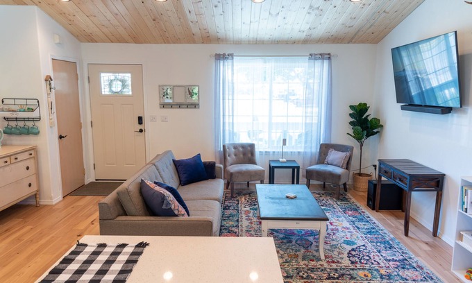 Post Falls Casa | CozyRoweHome - Only 30 minutes to SILVERWOOD THEME PARK!