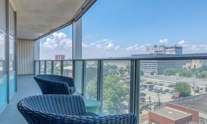 Old Louisville Apartamento | Cozysuites 800 Tower 2BR w sky Pool gym 27