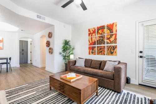 Kierland Apartamento | CozySuites at Kierland Commons with pool#15