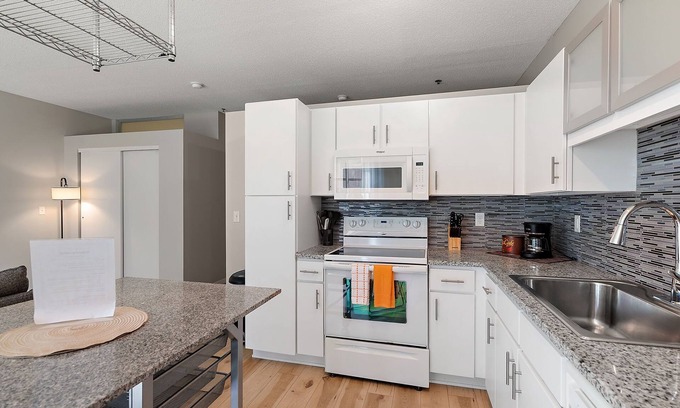 Mill District Apartamento | CozySuites at Mill District