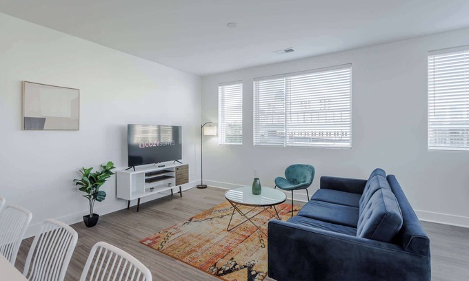 Central Business District Apartamento | Cozysuites l Luxe 2BR in Downtown Cincinnati #5