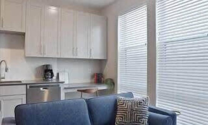 Lower Lawrenceville Apartamento | CozySuites l Spacious SDO, Lawrenceville