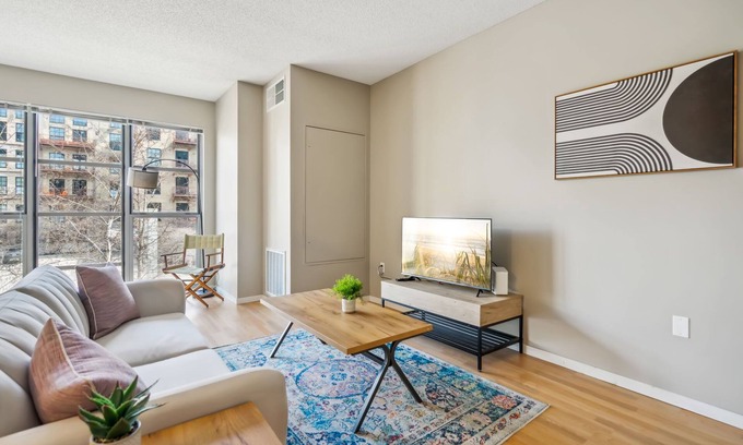 Mill District Apartamento | CozySuites Mill District with pool, gym #03