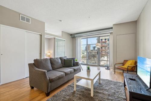Mill District Apartamento | CozySuites Mill District pool gym # 11