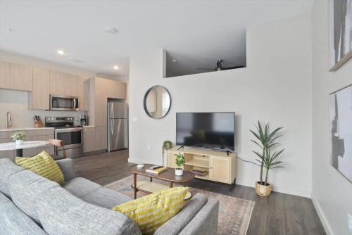 Lower Lawrenceville Apartamento | CozySuites Modern 1BR, Lawrenceville