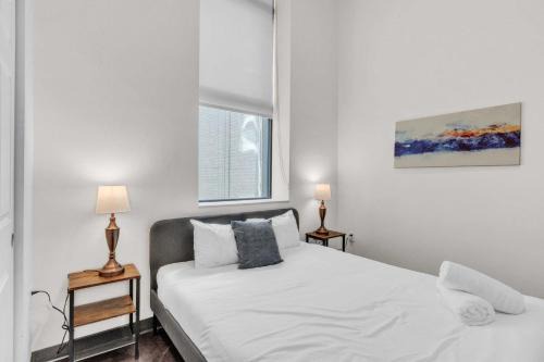 Cultural District Apartamento | CozySuites Modern 1BR in Downtown Pitts #18
