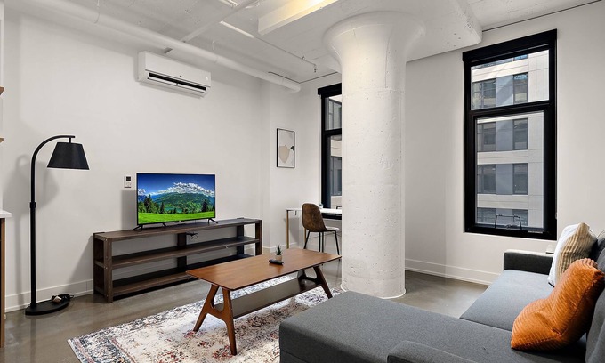 Warehouse District Apartamento | CozySuites NLG - Modern 1BR condo #02