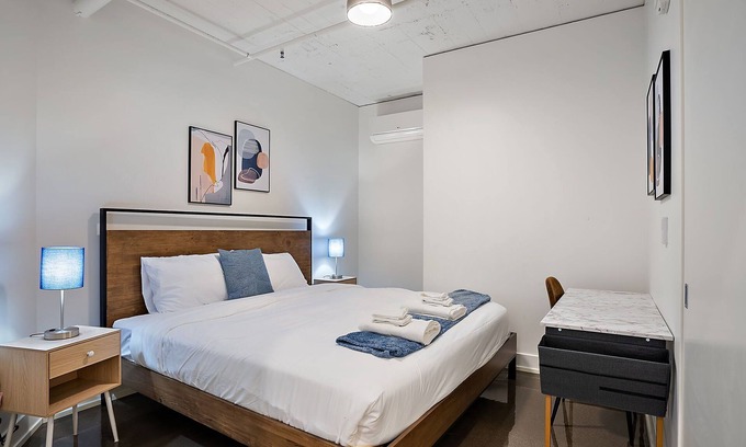 Warehouse District Apartamento | CozySuites NLG - Modern 1BR condo #32