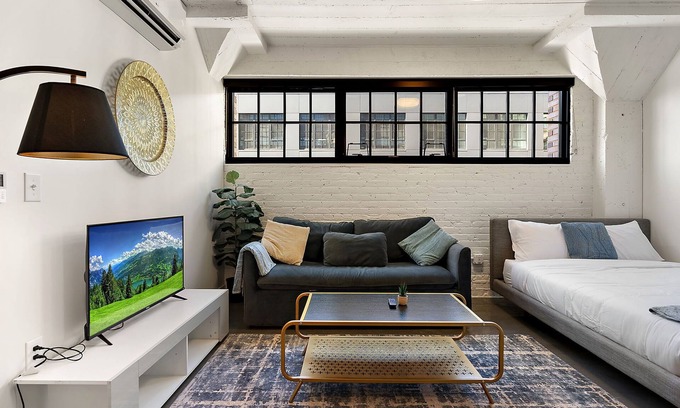 Warehouse District Apartamento | CozySuites NLG - Modern studio condo #19
