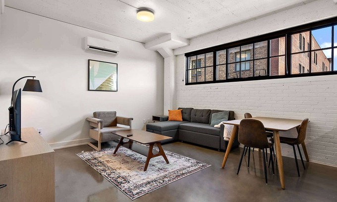 Warehouse District Apartamento | CozySuites NLG - Modern 2BR condo #13