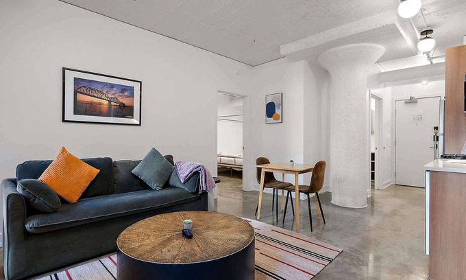 Warehouse District Apartamento | CozySuites NLG - Modern 1BR condo #05