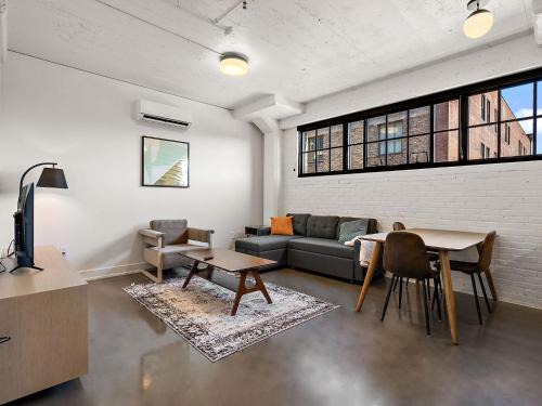 Warehouse District Apartamento | CozySuites NLG - Modern 2BR condo #13