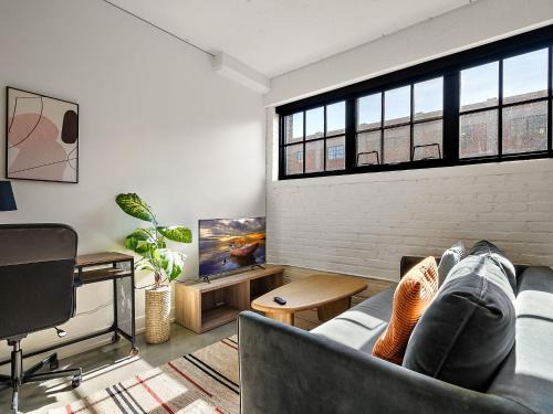 Downtown East Apartamento | CozySuites NLG - Modern studio condo #22