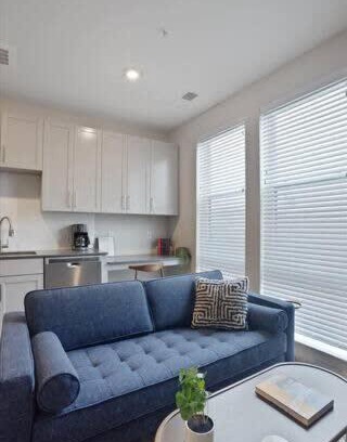 Lower Lawrenceville Apartamento | CozySuites Spacious SDO, Lawrenceville