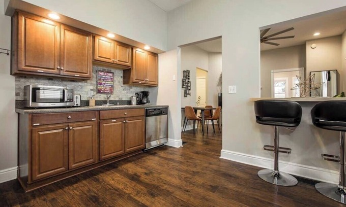 Clifton Casa | CozySuites Stunning 3BR Retreat on Frankfort Ave