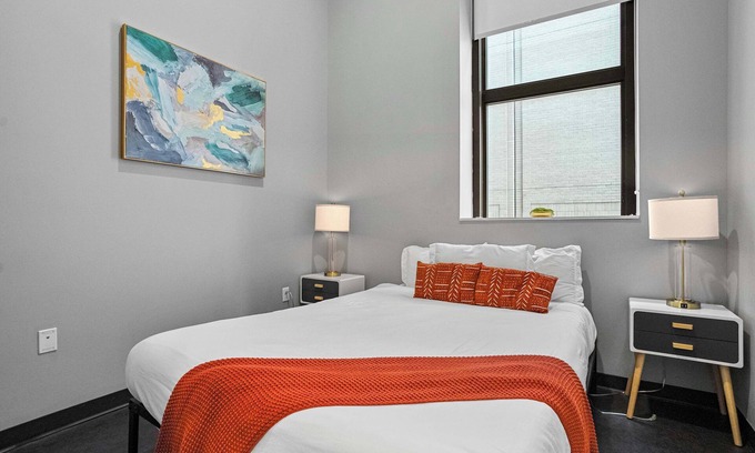 Cultural District Apartamento | CozySuites Trendy 1BR in Downtown Pitts #6
