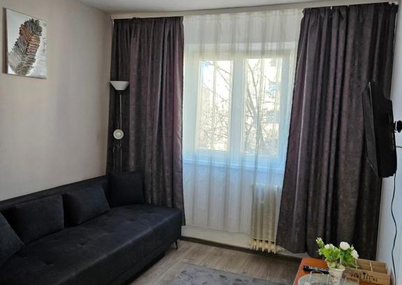 Tractorul Apartamento | Cozzy Tractoru Coressi Brasov