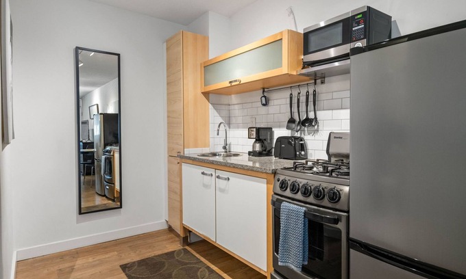 Brookwood Apartamento | CPG Serviced Studio w Full Kitchen in Quiet Neighborhood