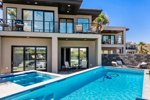 Hurricane Casa | CR 1582 - Luxurious Golf Haven - Pool & Spa - Stunning View