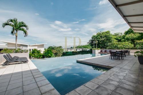 Santa Ana Apartamento | CR MARIPOSA RENTALS Luxurious Apartment in Lindora